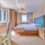 빌라 Luxury Mladenka *