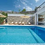 빌라 Luxury Mladenka *