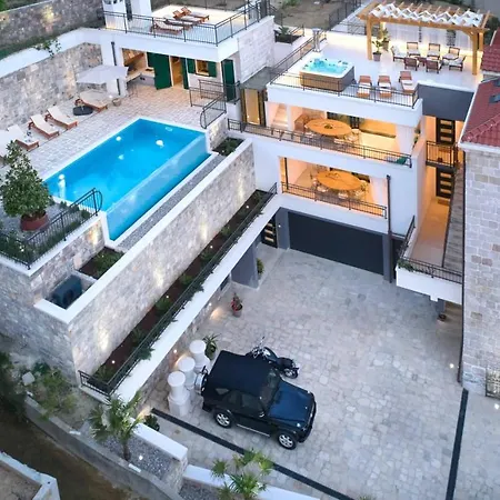 Luxury Mladenka * Jesenice (Split-Dalmatia)