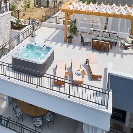 Luxury Mladenka Villa Jesenice (Split-Dalmatia)