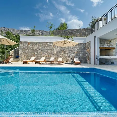 Villa Luxury Mladenka *
