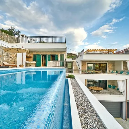 Villa Luxury Mladenka Jesenice (Split-Dalmatia)