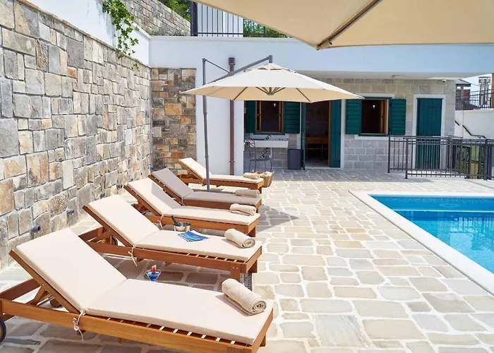 Luxury Mladenka * Jesenice (Split-Dalmatia)