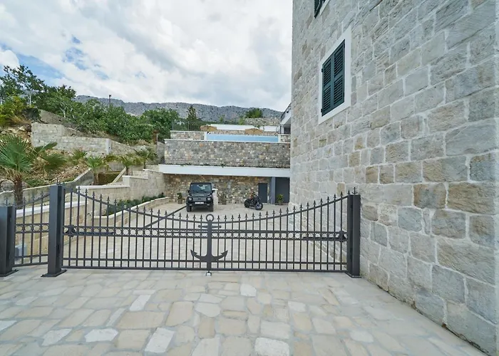 Luxury Mladenka Villa *