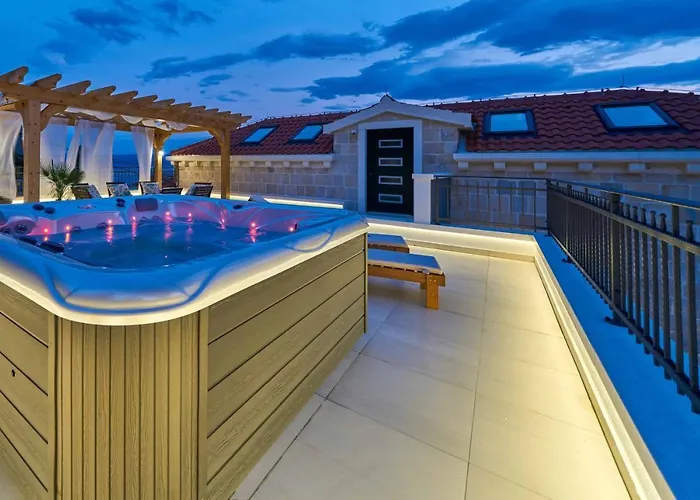 Luxury Mladenka * Jesenice (Split-Dalmatia)