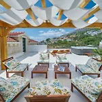 빌라 Luxury Mladenka *