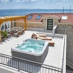 Luxury Mladenka Villa *