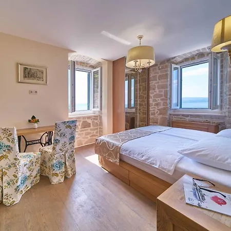 Luxury Mladenka * Jesenice (Split-Dalmatia)