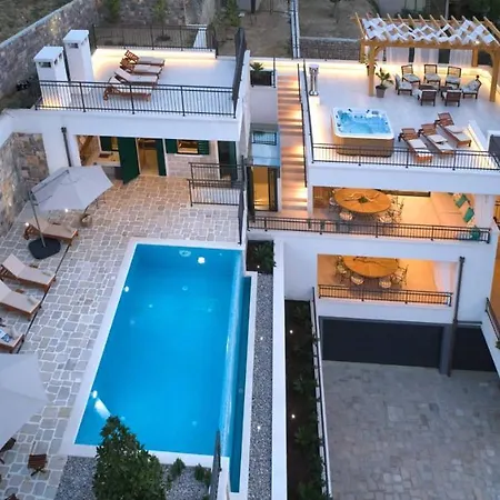 Luxury Mladenka