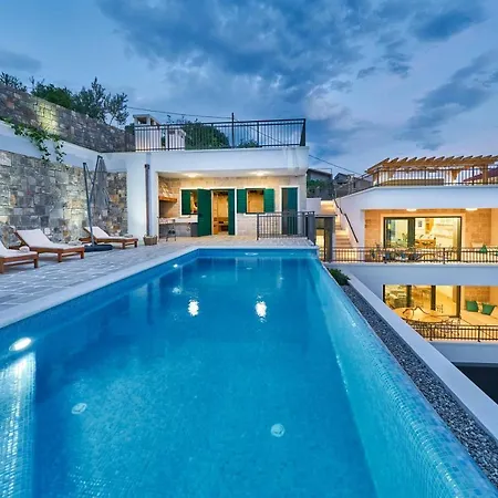 Luxury Mladenka イェセニツェ