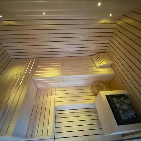 Luxury Mladenka * 예세니체