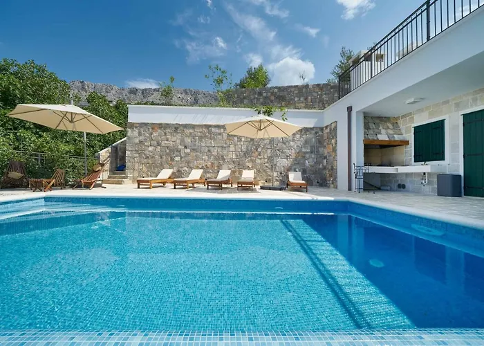 فيلة Luxury Mladenka *